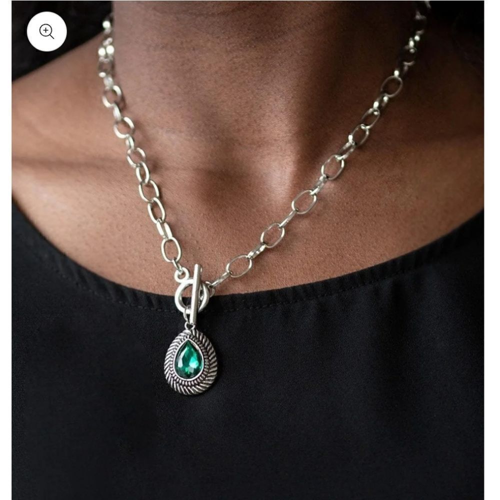 Sheen Queen - Green Necklace Paparazzi Jewelry Womens Pendant Chain